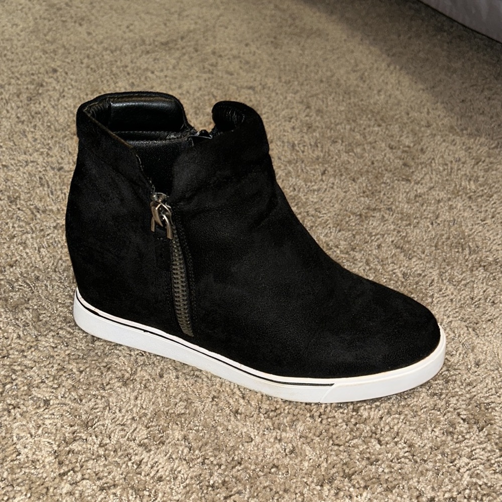 Women’s black boots from Maurices (size 8.5). Only worn a couple of times! - Picture 2 of 5